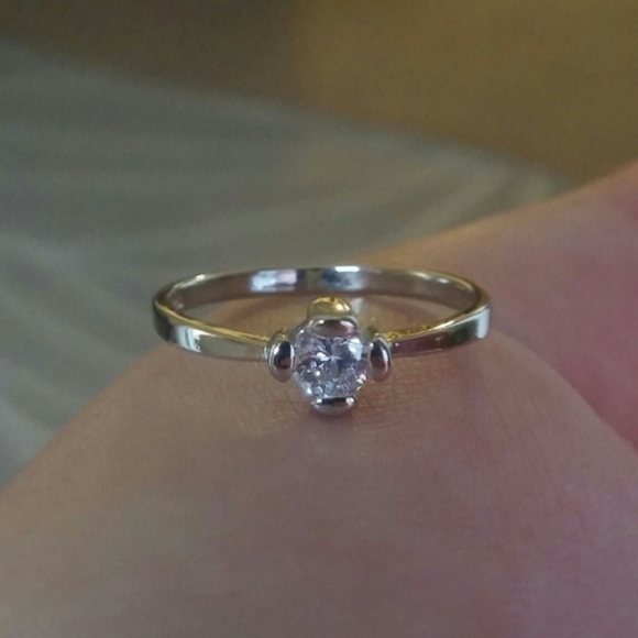 18k White Gold Finish 4 Prong Clover Cut Round White Sapphire Solitaire Ring 7.5 - Picture 2 of 10